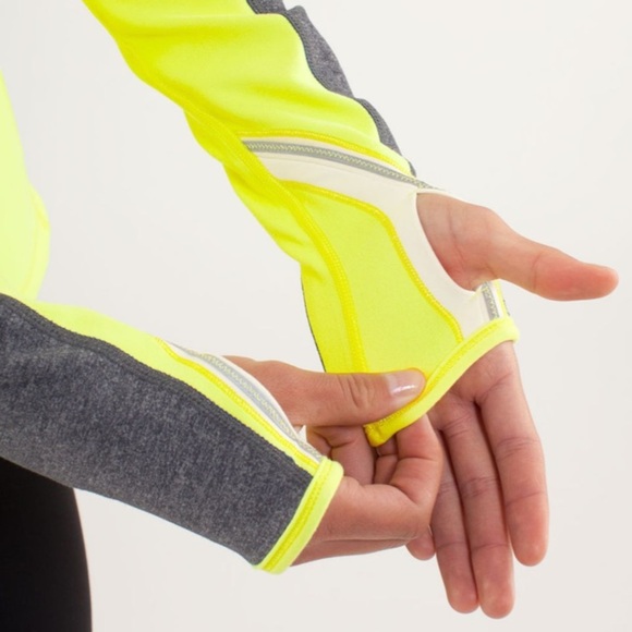 Lululemon Run: U-Turn Reversible Butter Yellow Cream Grey Blue 1/4 Zip Pullover - Picture 3 of 15